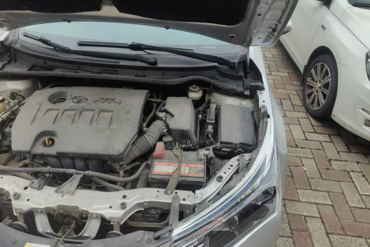 Used Toyota Corolla 2014 1.6L CVT GL-i Engine Bay Left