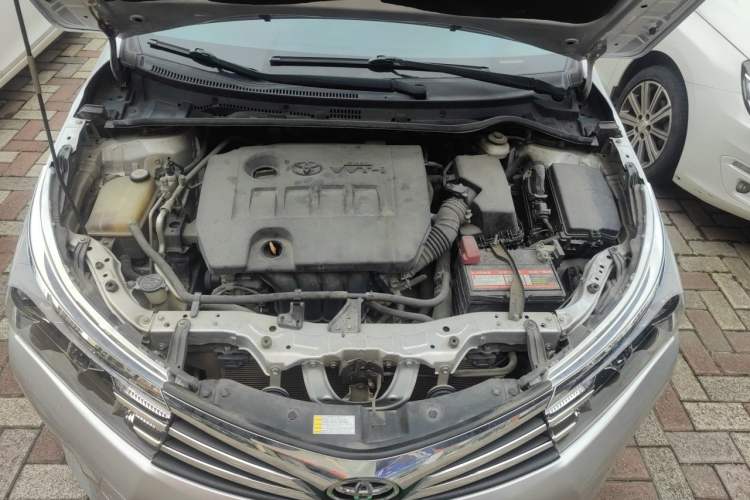 Used Toyota Corolla 2014 1.6L CVT GL-i Engine Bay