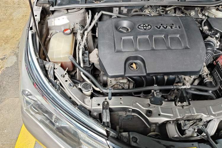 Used Toyota Corolla 2014 1.6L CVT GL-i Engine Bay Right