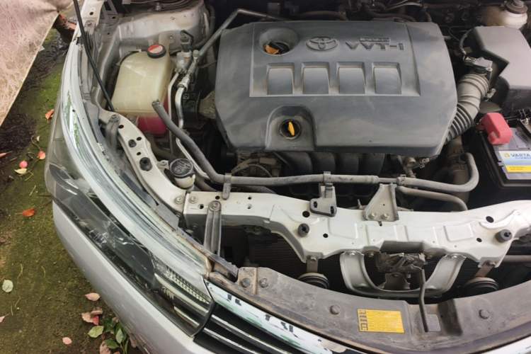 Used Toyota Corolla 2014 1.6L CVT GL Engine Bay Right