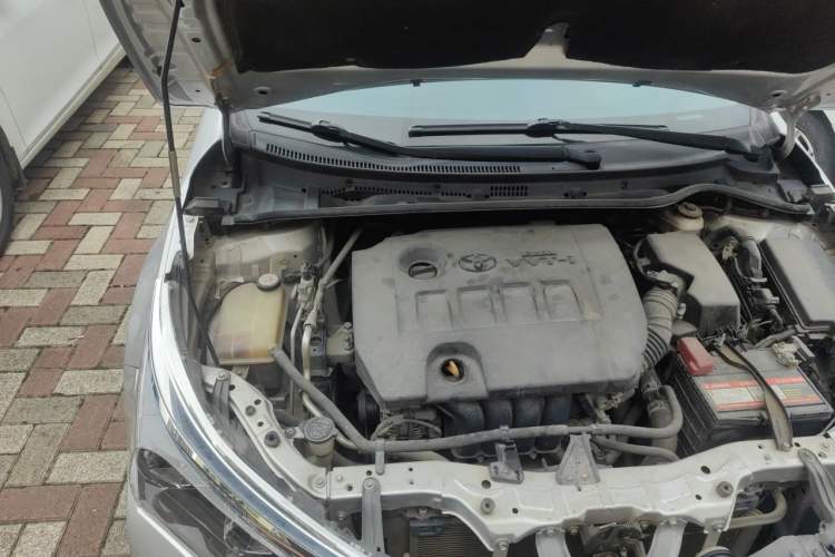Used Toyota Corolla 2014 1.6L CVT GL-i Engine Bay Right