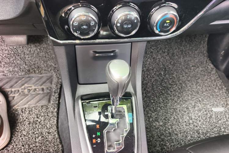 Used Toyota Corolla 2014 1.6L CVT GL Gear Lever