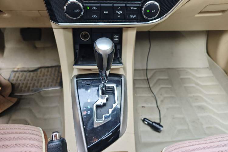Used Toyota Corolla 2014 1.8L CVT GLX-i Gear Lever