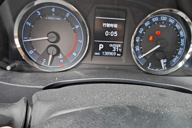 Used Toyota Corolla 2014 1.6L CVT GL-i Odometer Close Up
