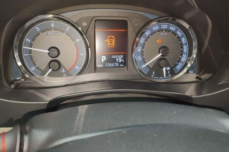 Used Toyota Corolla 2014 1.6L CVT GL-i Odometer Close Up
