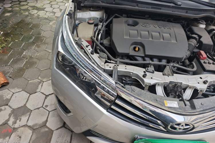 Used Toyota Corolla 2014 1.8L CVT GLX-i Right Front Headlight