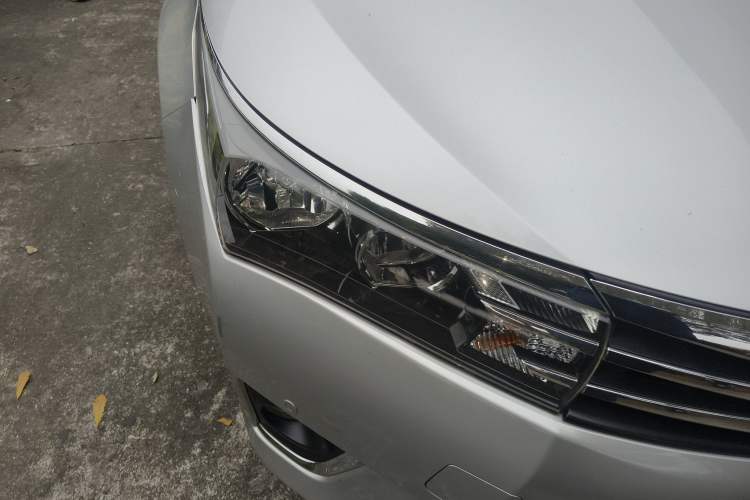 Used Toyota Corolla 2014 1.6L CVT GL-i Right Front Headlight