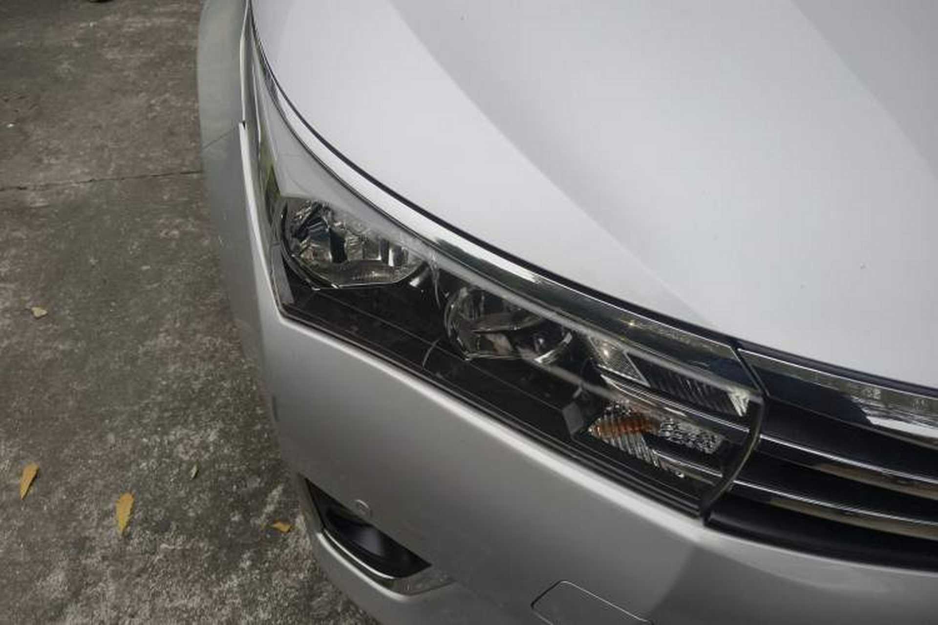 Used Toyota Corolla 2014 1.6L CVT GL-i Right Front Headlight