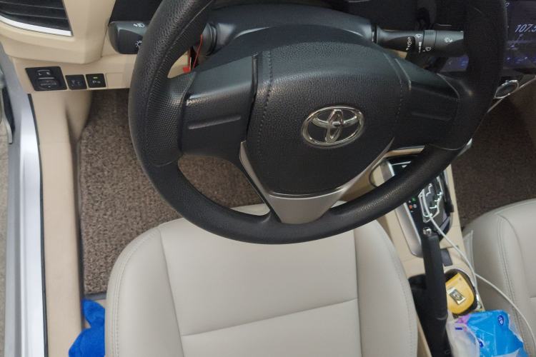 Used Toyota Corolla 2014 1.6L CVT GL-i Steering Wheel
