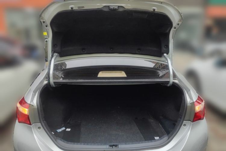 Used Toyota Corolla 2014 1.6L CVT GL-i Trunk