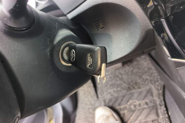 Used Toyota Corolla 2014 1.6L CVT GL Vehicle Key