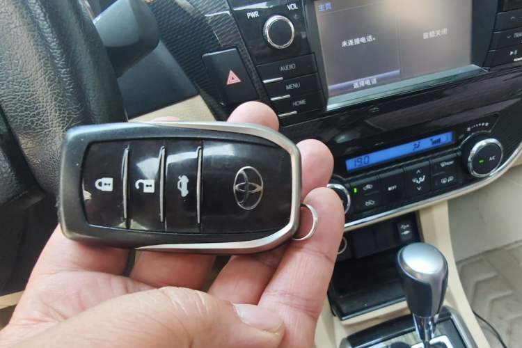 Used Toyota Corolla 2014 1.8L CVT GLX-i Vehicle Key