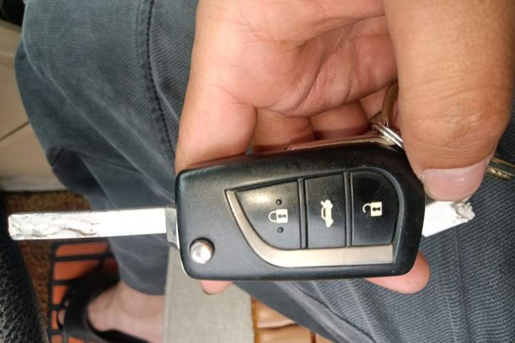 Used Toyota Corolla 2014 1.6L CVT GL Vehicle Key