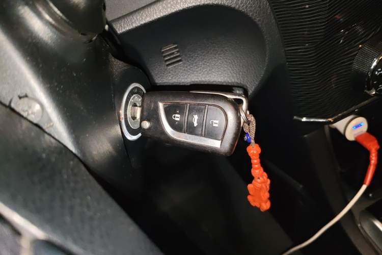 Used Toyota Corolla 2014 1.6L CVT GL-i Leather Edition Vehicle Key