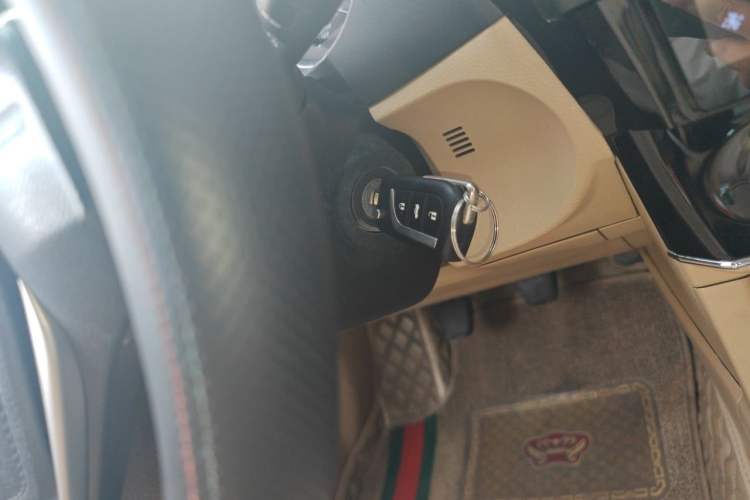 Used Toyota Corolla 2014 1.6L Manual GL Vehicle Key