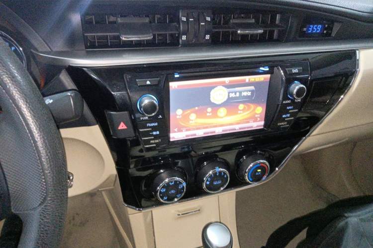 Used Toyota Corolla 2014 1.6L CVT GL Audio And AC Panel