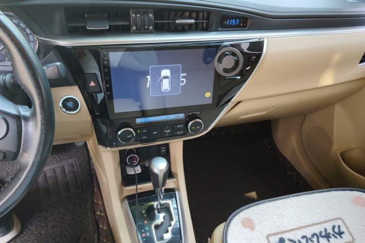 Used Toyota Corolla 2014 1.6L CVT GLX-i Audio And AC Panel