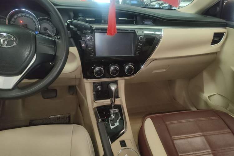 Used Toyota Corolla 2014 1.6L CVT GL Audio And AC Panel