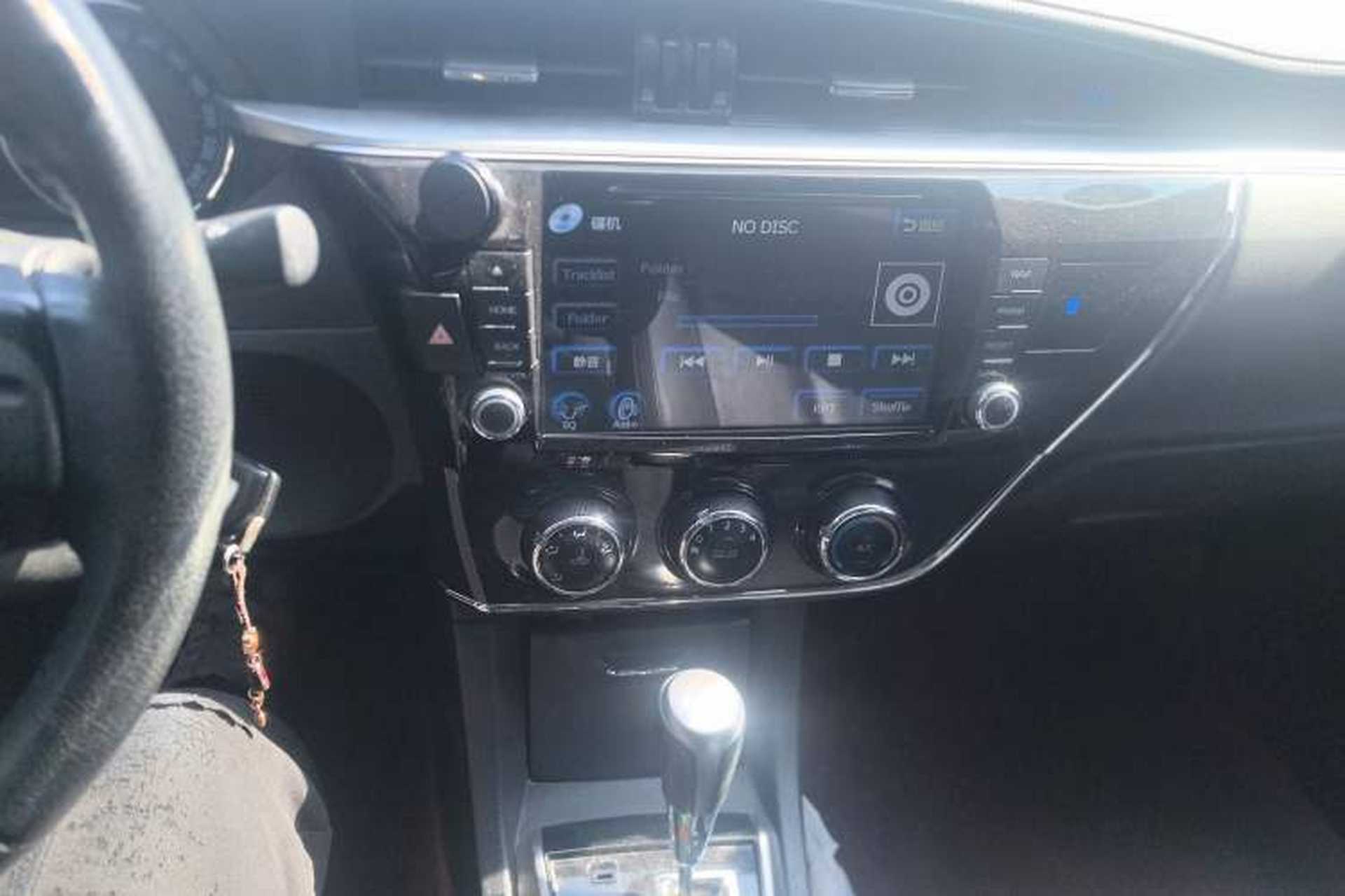 Used Toyota Corolla 2014 1.6L CVT GL-i Leather Edition Audio And AC Panel