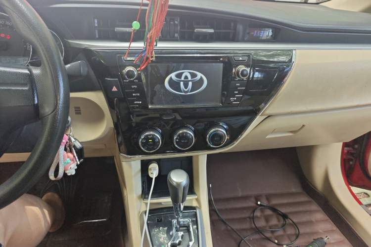 Used Toyota Corolla 2014 1.6L CVT GL Audio And AC Panel