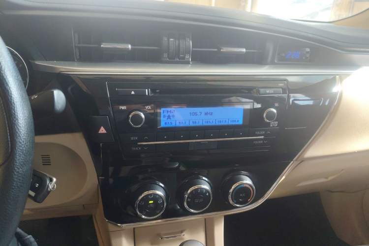 Used Toyota Corolla 2014 1.6L CVT GL Audio And AC Panel