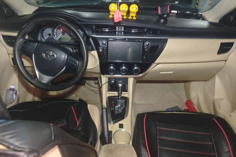 Used Toyota Corolla 2014 1.6L CVT GL Center Console