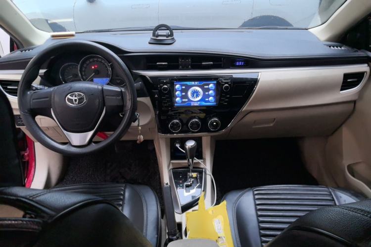 Used Toyota Corolla 2014 1.6L CVT GL Center Console