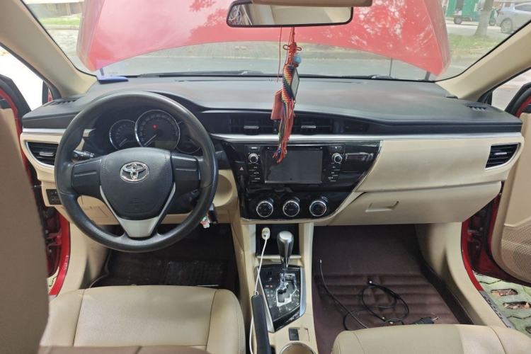 Used Toyota Corolla 2014 1.6L CVT GL Center Console