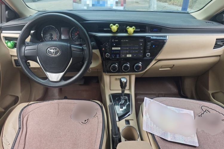 Used Toyota Corolla 2014 1.6L CVT GL-i Center Console