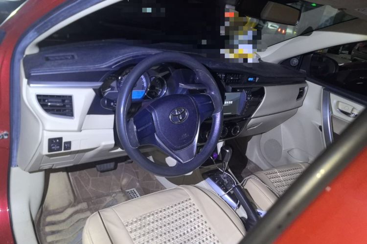 Used Toyota Corolla 2014 1.6L CVT GL Center Console