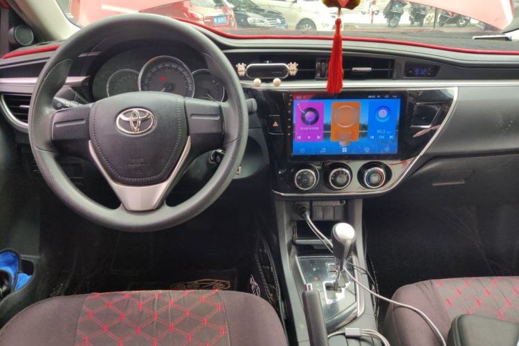 Used Toyota Corolla 2014 1.6L CVT GL Center Console