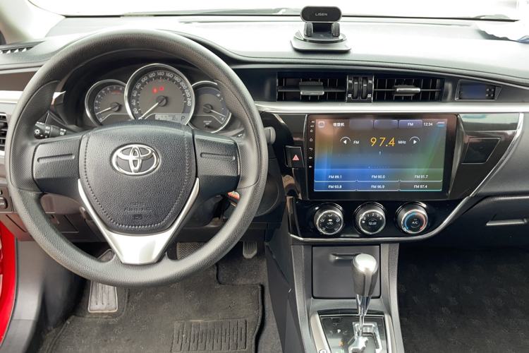 Used Toyota Corolla 2014 1.6L CVT GL Center Console