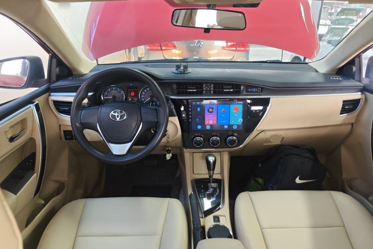 Used Toyota Corolla 2014 1.6L CVT GL-i Center Console