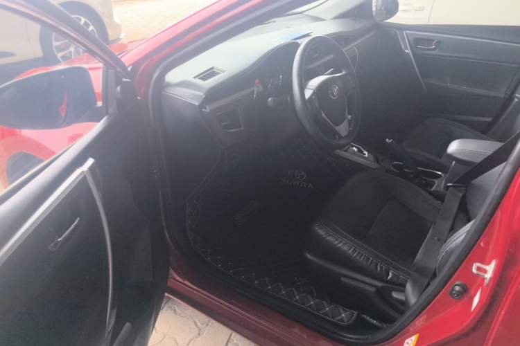 Used Toyota Corolla 2014 1.6L CVT GL-i Leather Edition Driver Seat
