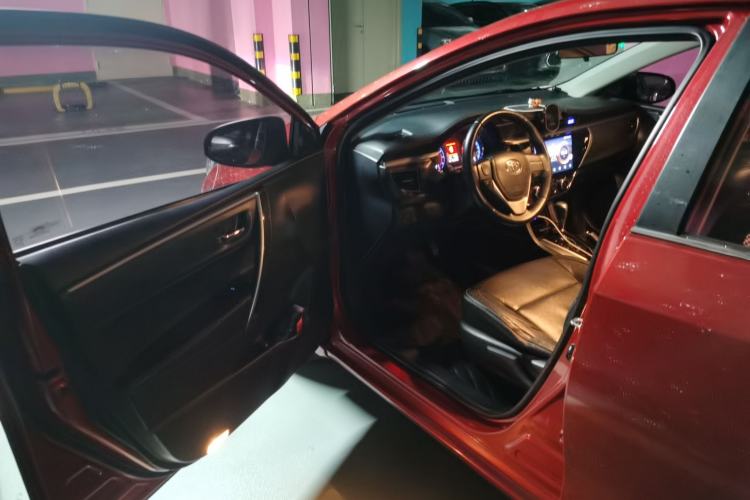 Used Toyota Corolla 2014 1.6L CVT GL-i Leather Edition Driver Seat