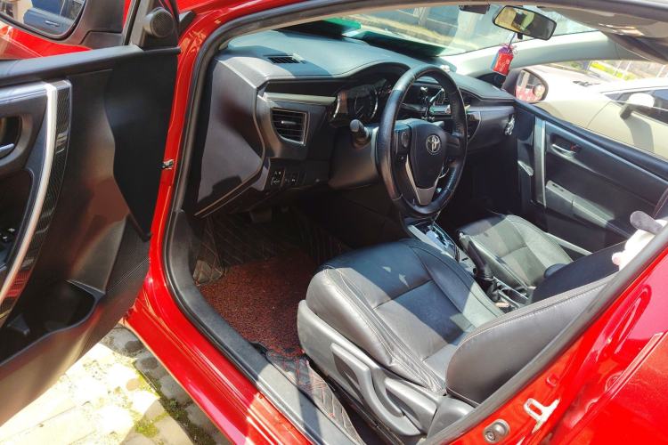 Used Toyota Corolla 2014 1.6L CVT GL-i Leather Edition Driver Seat