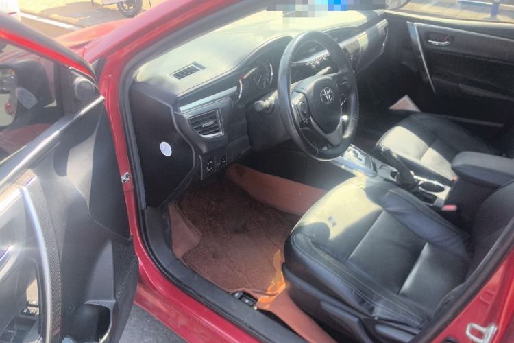 Used Toyota Corolla 2014 1.6L CVT GL-i Leather Edition Driver Seat