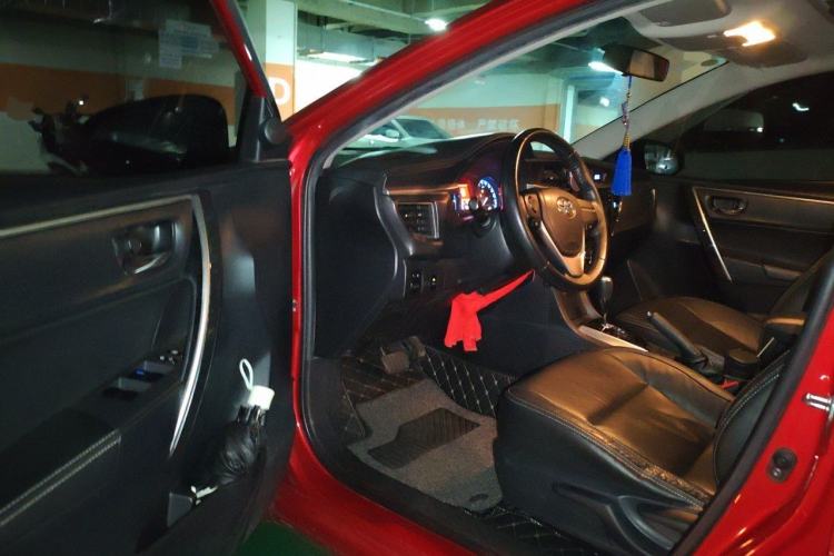 Used Toyota Corolla 2014 1.6L CVT GL-i Leather Edition Driver Seat