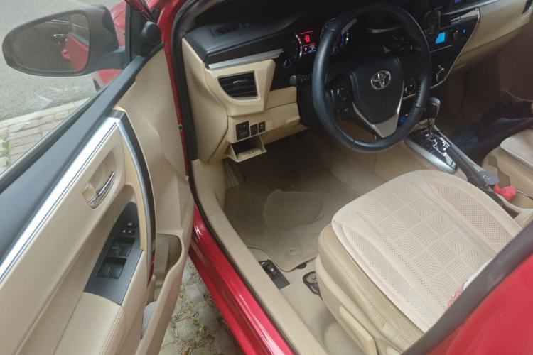 Used Toyota Corolla 2014 1.6L CVT GL-i Leather Edition Driver Seat