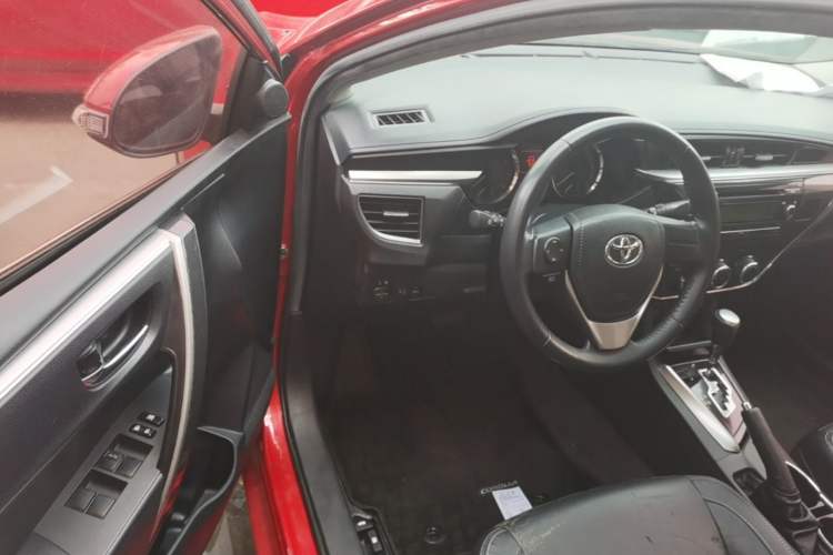 Used Toyota Corolla 2014 1.6L CVT GL-i Leather Edition Driver Seat