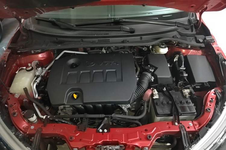 Used Toyota Corolla 2014 1.6L CVT GL Engine Bay