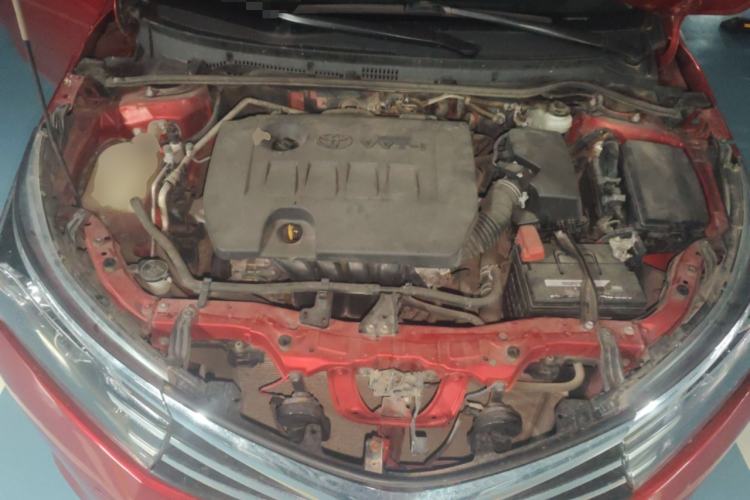 Used Toyota Corolla 2014 1.6L CVT GL Engine Bay