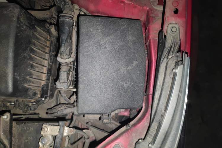 Used Toyota Corolla 2014 1.6L CVT GL-i Engine Bay Left