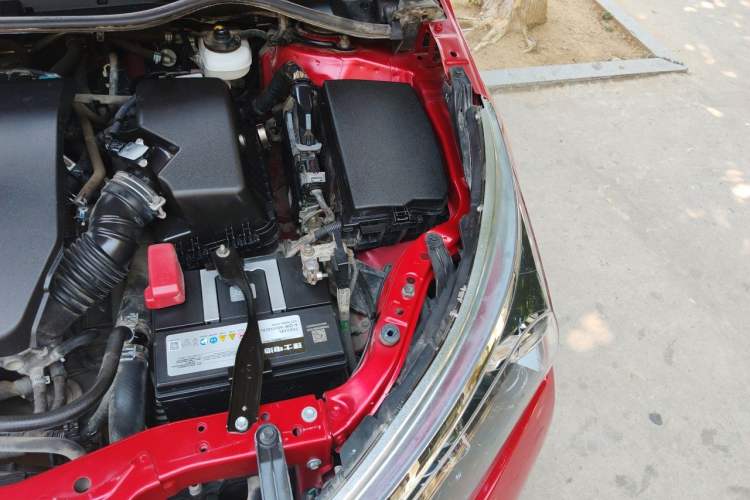 Used Toyota Corolla 2014 1.6L CVT GLX-i Engine Bay Left
