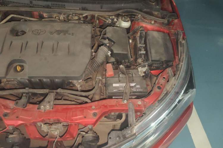 Used Toyota Corolla 2014 1.6L CVT GL Engine Bay Left