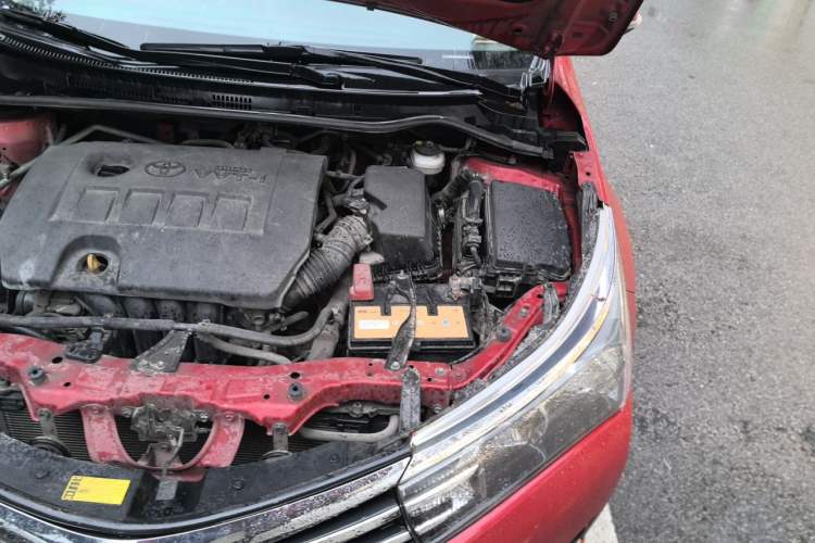 Used Toyota Corolla 2014 1.6L CVT GL Engine Bay Left