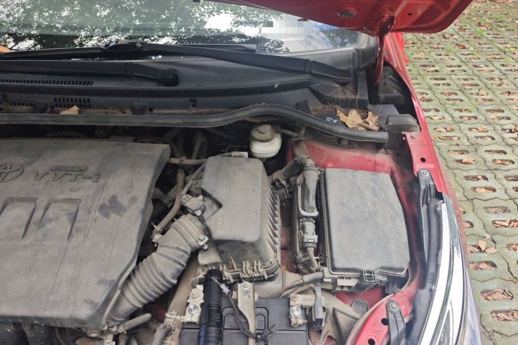 Used Toyota Corolla 2014 1.6L CVT GL Engine Bay Left