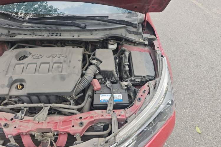 Used Toyota Corolla 2014 1.6L CVT GL-i Engine Bay Left