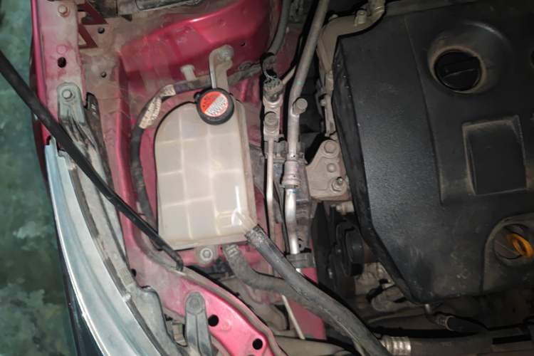 Used Toyota Corolla 2014 1.6L CVT GL-i Engine Bay Right