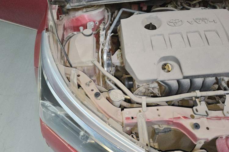 Used Toyota Corolla 2014 1.6L CVT GL-i Engine Bay Right